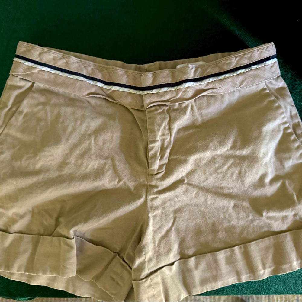 Club Monaco khaki chino shorts size 6
